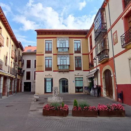 Hotel Rincón del Conde Leão Exterior foto